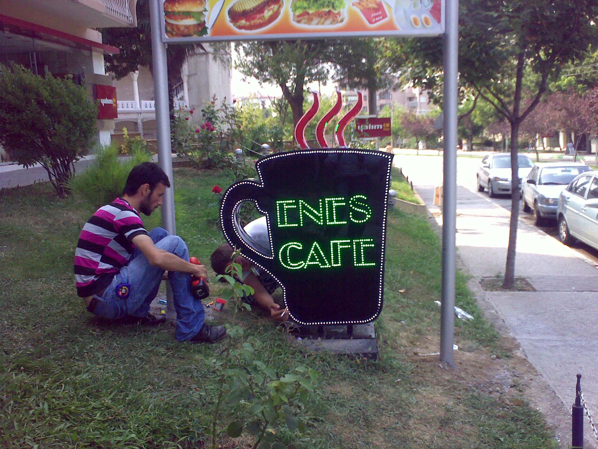ENES CAFE 2.jpg